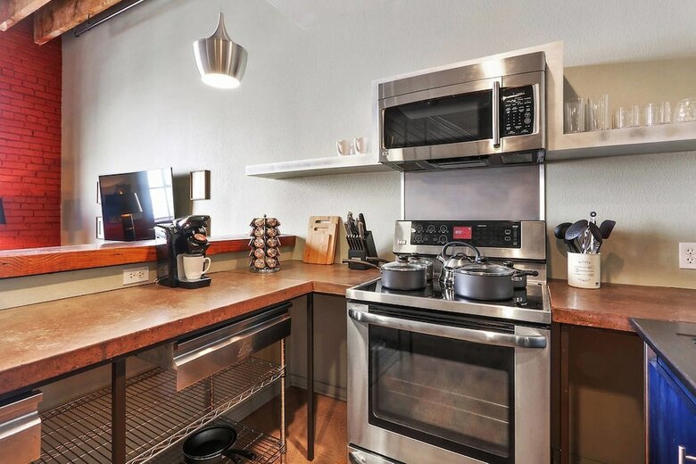 Apartamentos Inventive 2br/2.5 Ba Industrial Apt By Domio