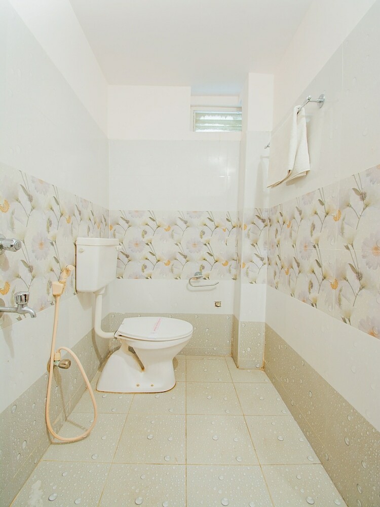 Oyo 15936 Hotel Gnr Residency