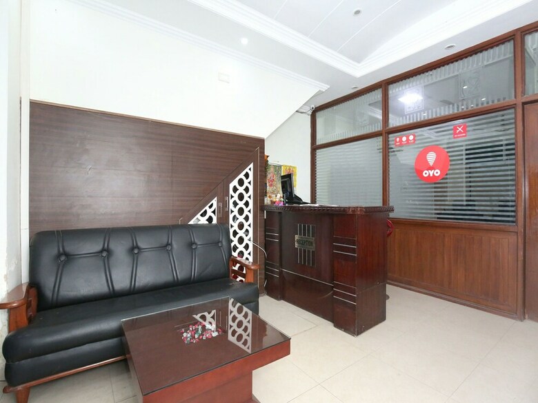 Oyo 16443 Hotel Jb
