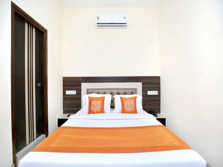 Oyo 16443 Hotel Jb