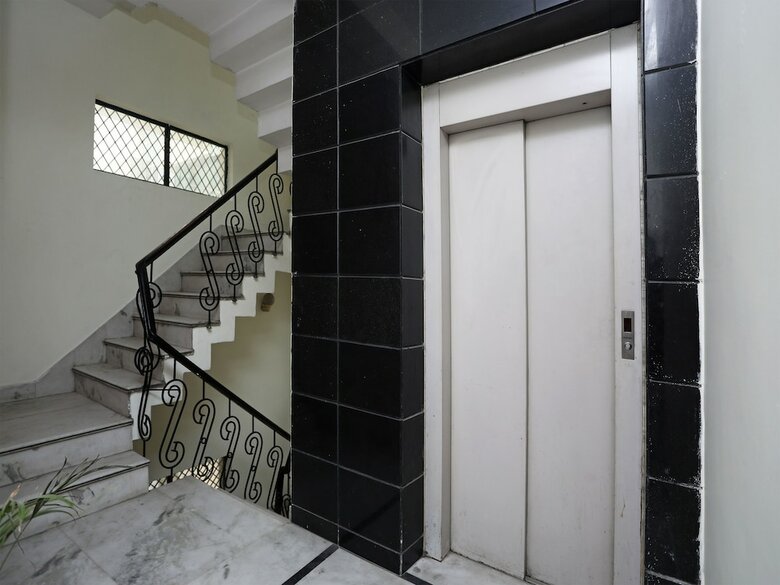 Hotel Oyo 14875 The Imperial Residency