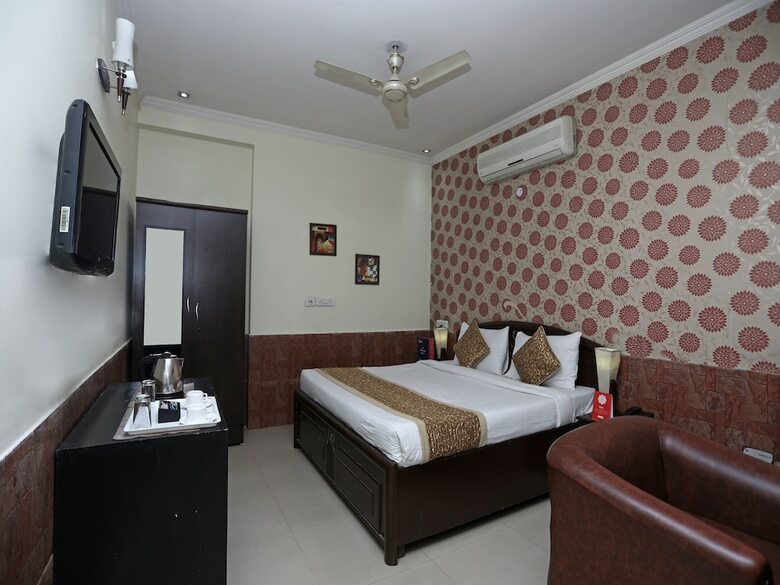 Hotel Oyo 14875 The Imperial Residency