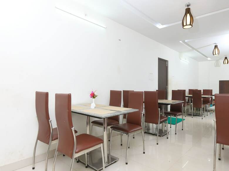 Hotel Oyo 15601 Bhimas Residency