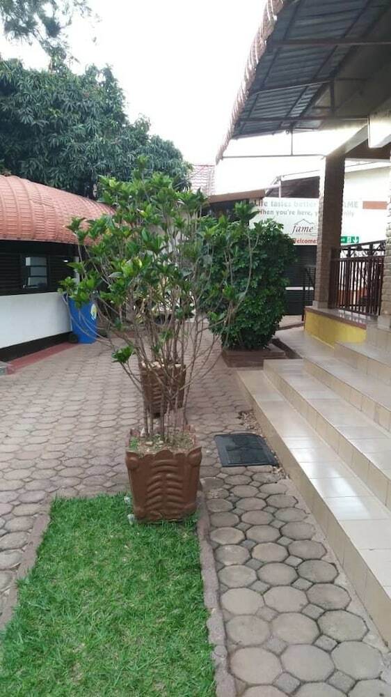 Hotel Fame Guest House