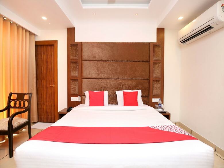 Oyo 17081 Hotel Signia