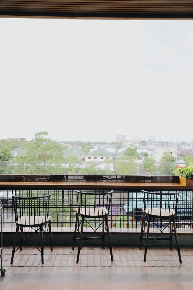 Laekhon Nonbai Hotel