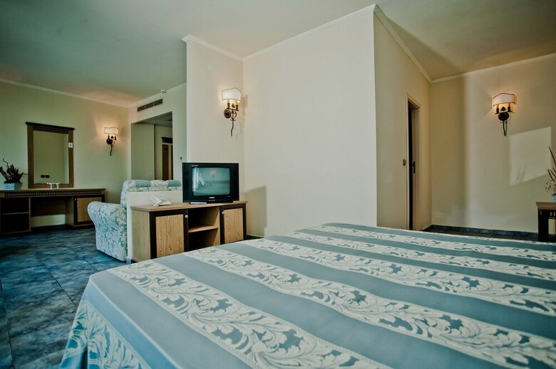 Hotel Chaika Beach Resort