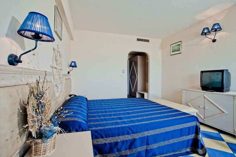 Hotel Chaika Beach Resort