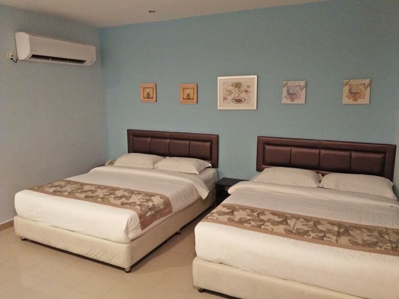 Tiong Hua Hotel