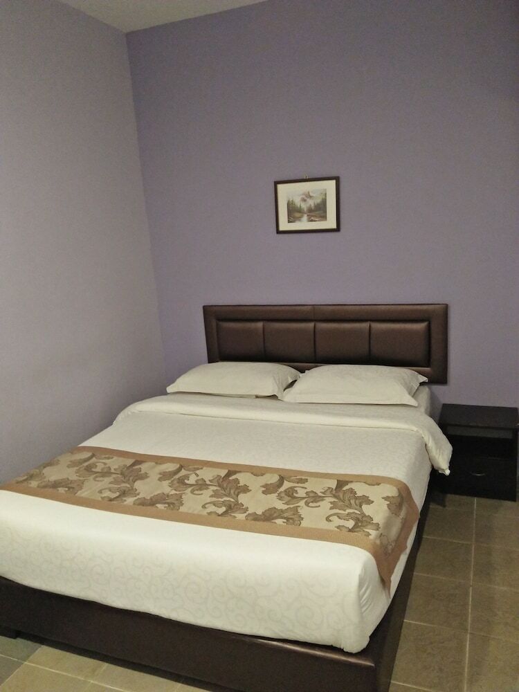 Tiong Hua Hotel