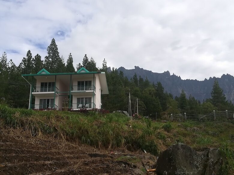 Hotel Rocky Mountain Lodge