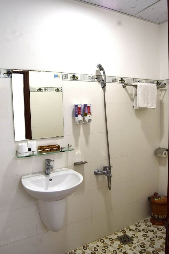 Hotel Khach San Huong Giang