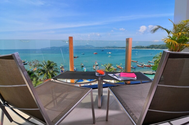 Aparthotel Beachfront Phuket Seaview Suites