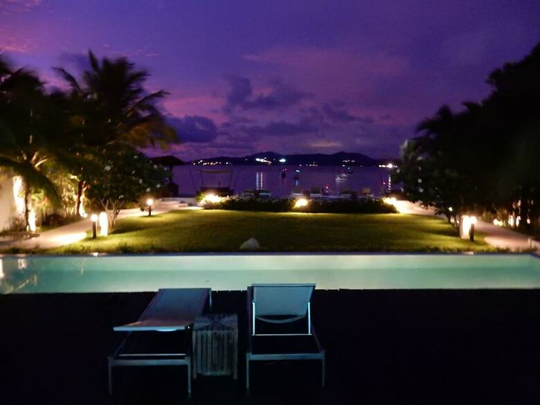 Aparthotel Beachfront Phuket Seaview Suites