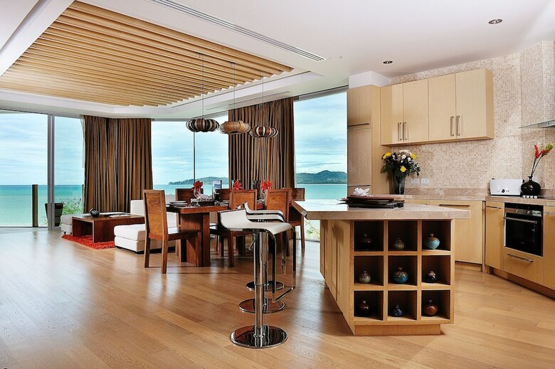 Aparthotel Beachfront Phuket Seaview Suites