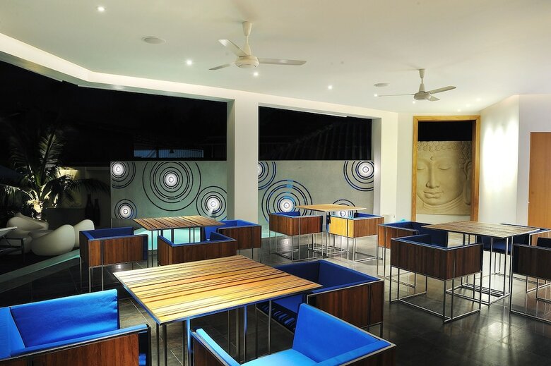 Aparthotel Beachfront Phuket Seaview Suites
