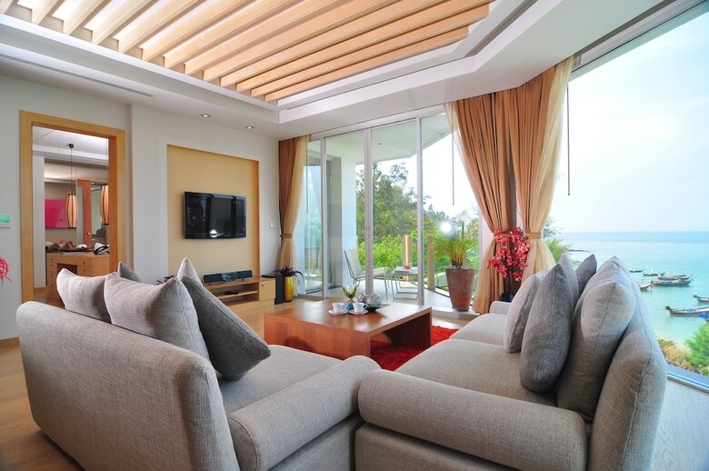 Aparthotel Beachfront Phuket Seaview Suites