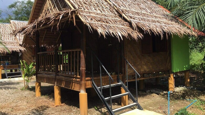 Hotel Khaosok Bamboo Huts Resort