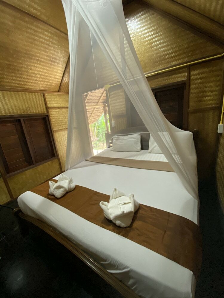 Hotel Khaosok Bamboo Huts Resort