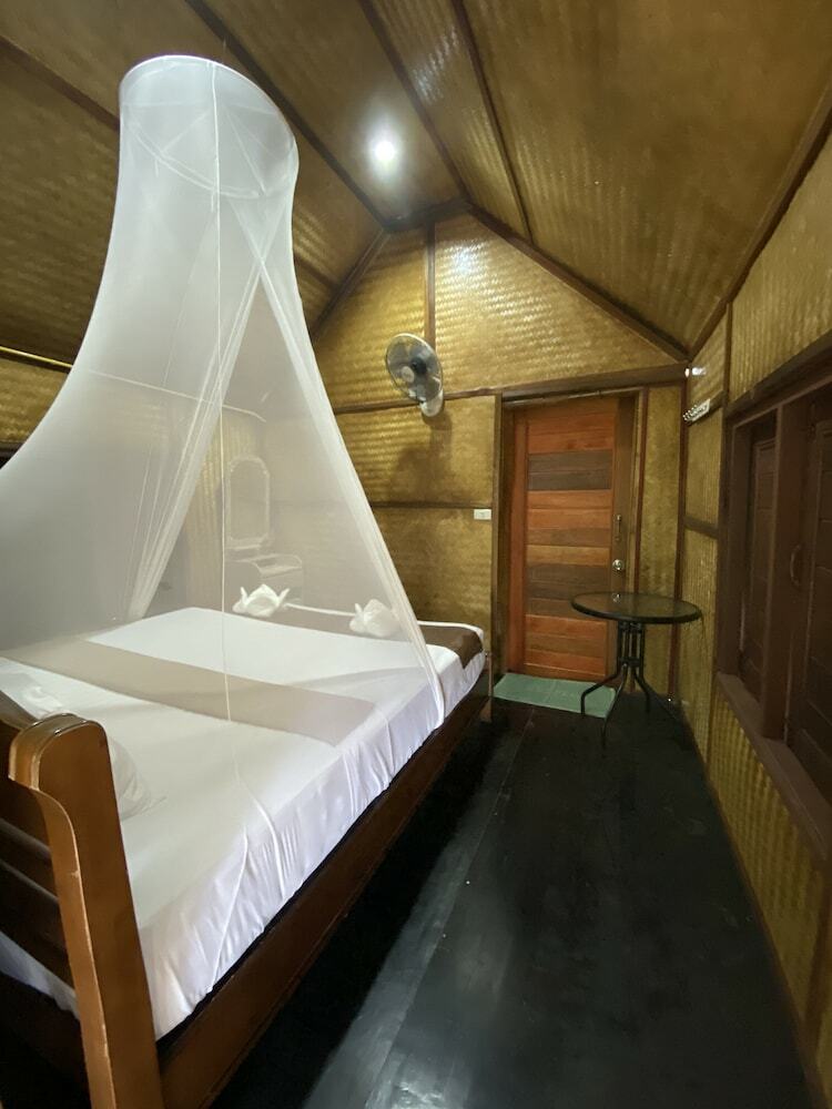 Hotel Khaosok Bamboo Huts Resort