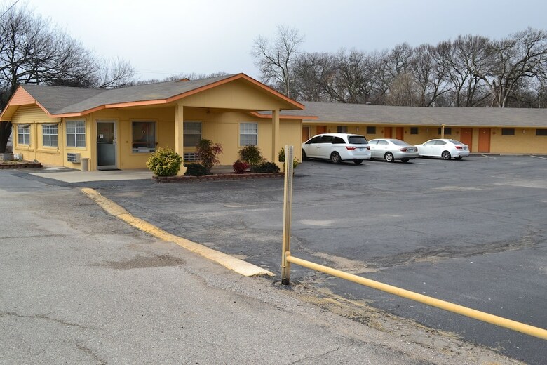 Lake Country Motel