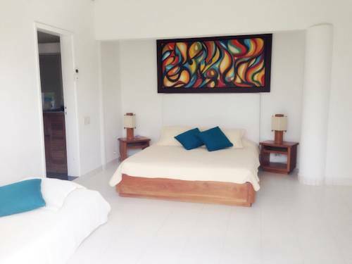 Hostal Casa De Las Flores Tropical Lodge