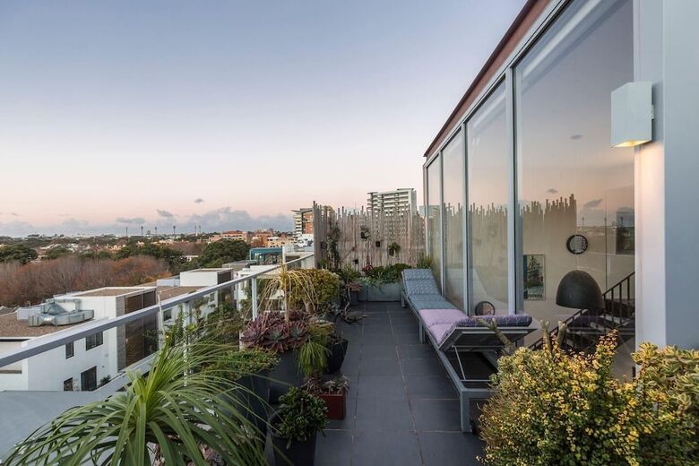Apartamentos Loft Penthouse With Startling City Views + Parking