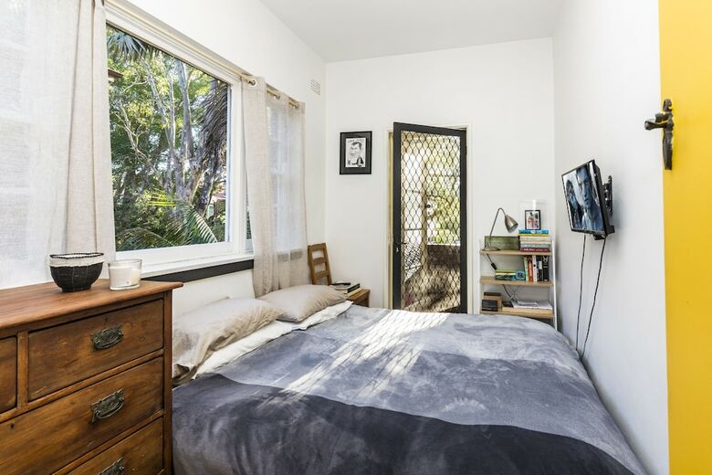 Bohemian Chic 2 Bed Bondi Beach Apartment