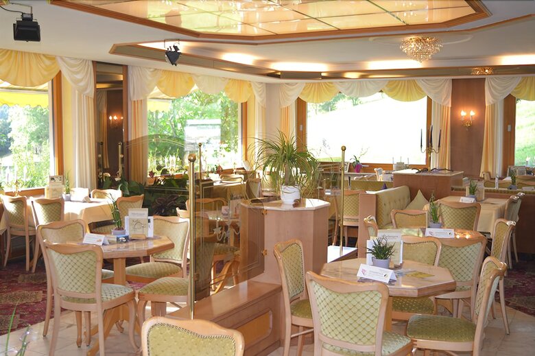 Hotel Gassbachtal & Nibelungen Caf�
