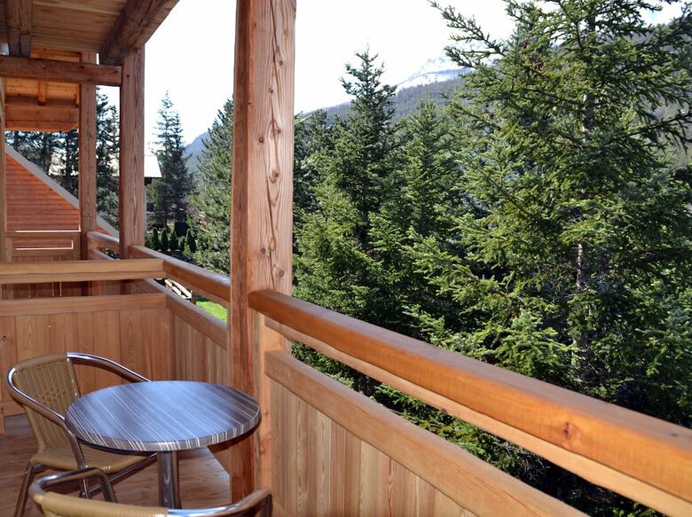 Hotel Le Cerf Che - Near Aravet Gondola