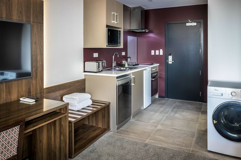 Hotel Leroy Suites Albany