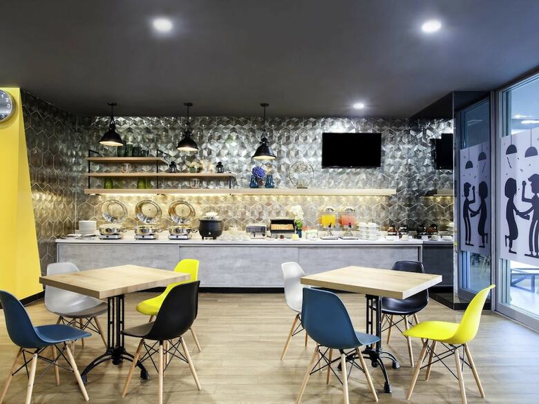 Hotel Ibis Budget Surabaya Diponegoro