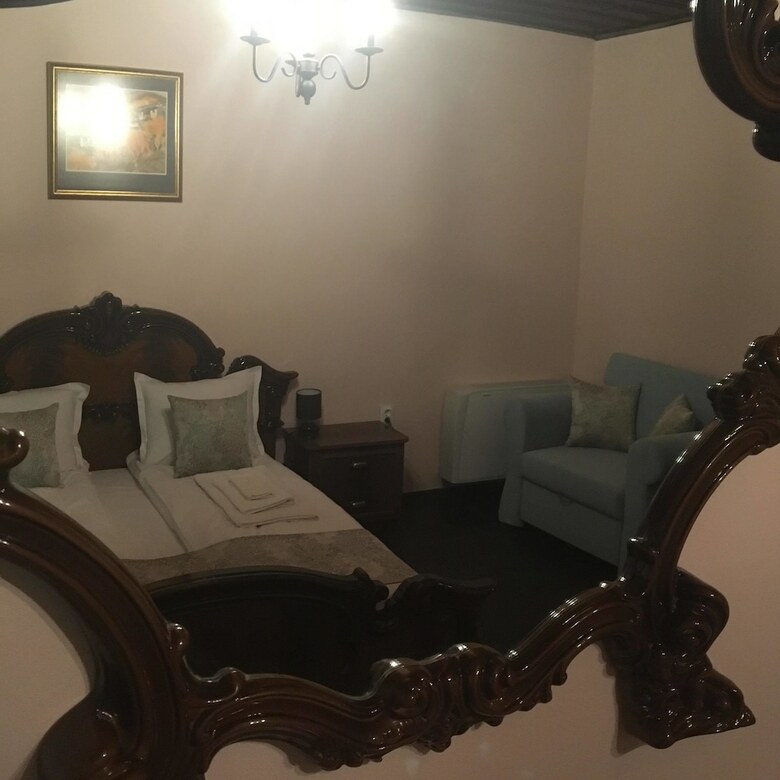 Hotel History Inn Unique Guest House