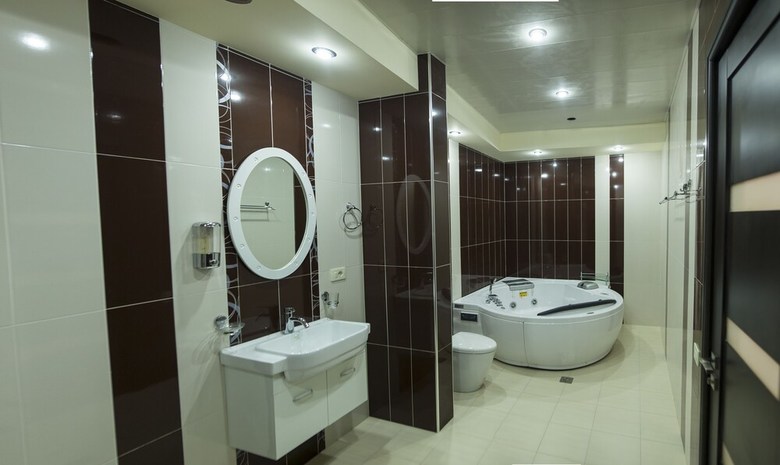 Grand Hills Hotel