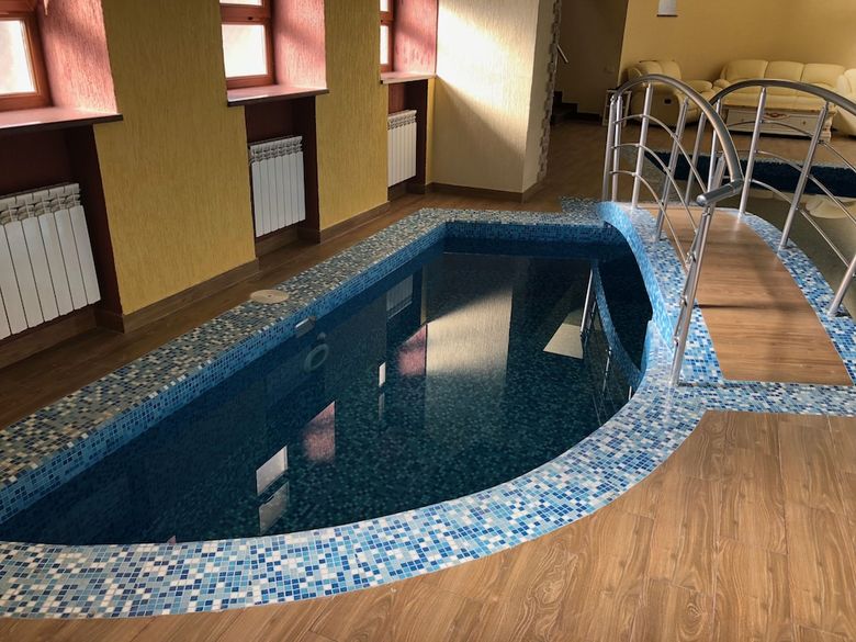 Grand Hills Hotel