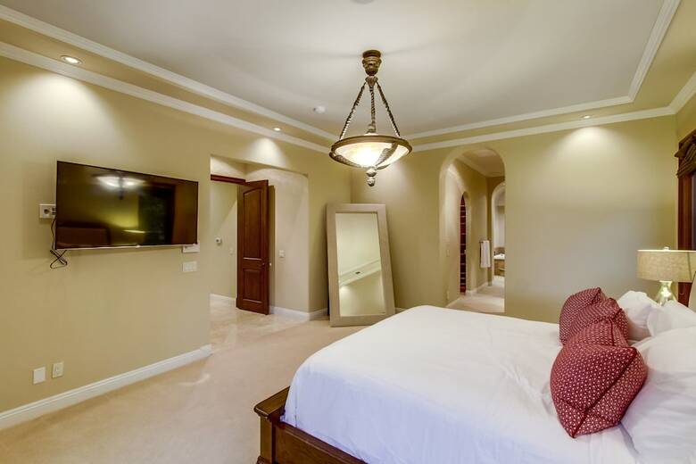 Tropical 5br La Jolla Retreat By Namastay