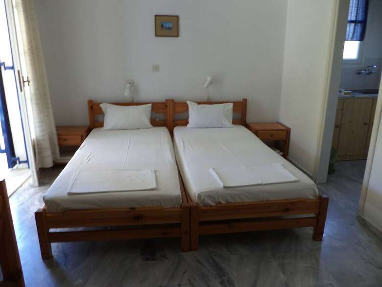 Aparthotel To Kamari
