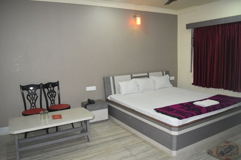 Hotel Mamoni Group