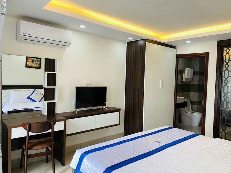 Tran Long Binh Duong Hotel