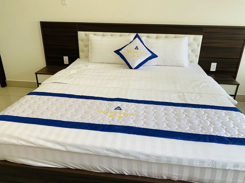 Tran Long Binh Duong Hotel