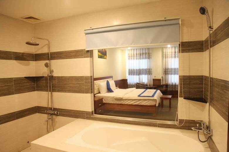 Tran Long Binh Duong Hotel