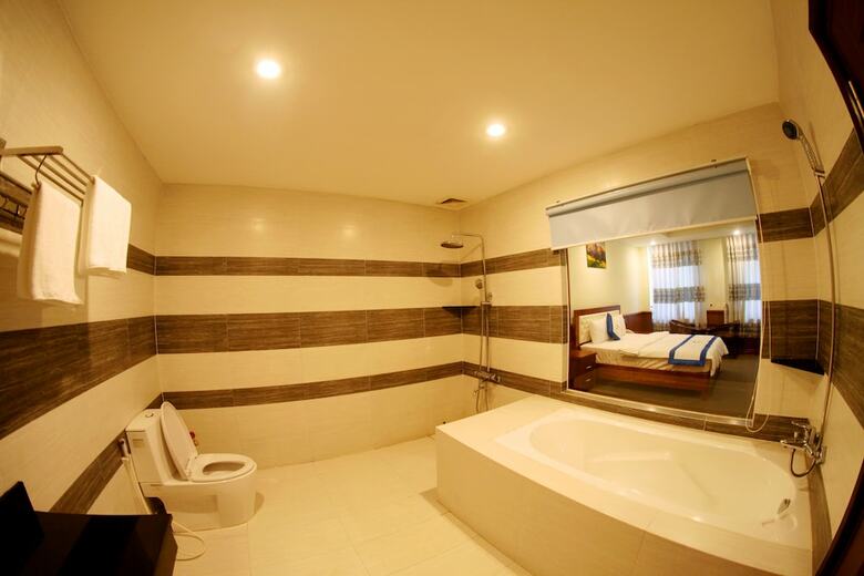 Tran Long Binh Duong Hotel