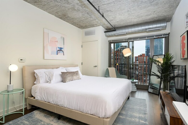 Hotel Kasa Chicago South Loop Apartments