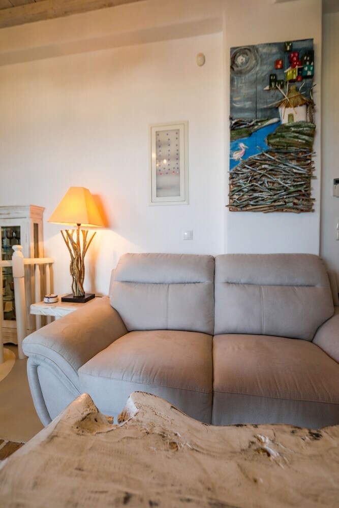 Anthi House