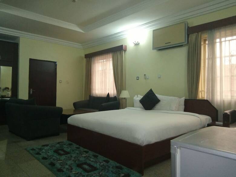 Hotel Zeina Suites Abuja