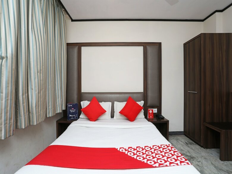 Oyo 15966 Hotel Shivam