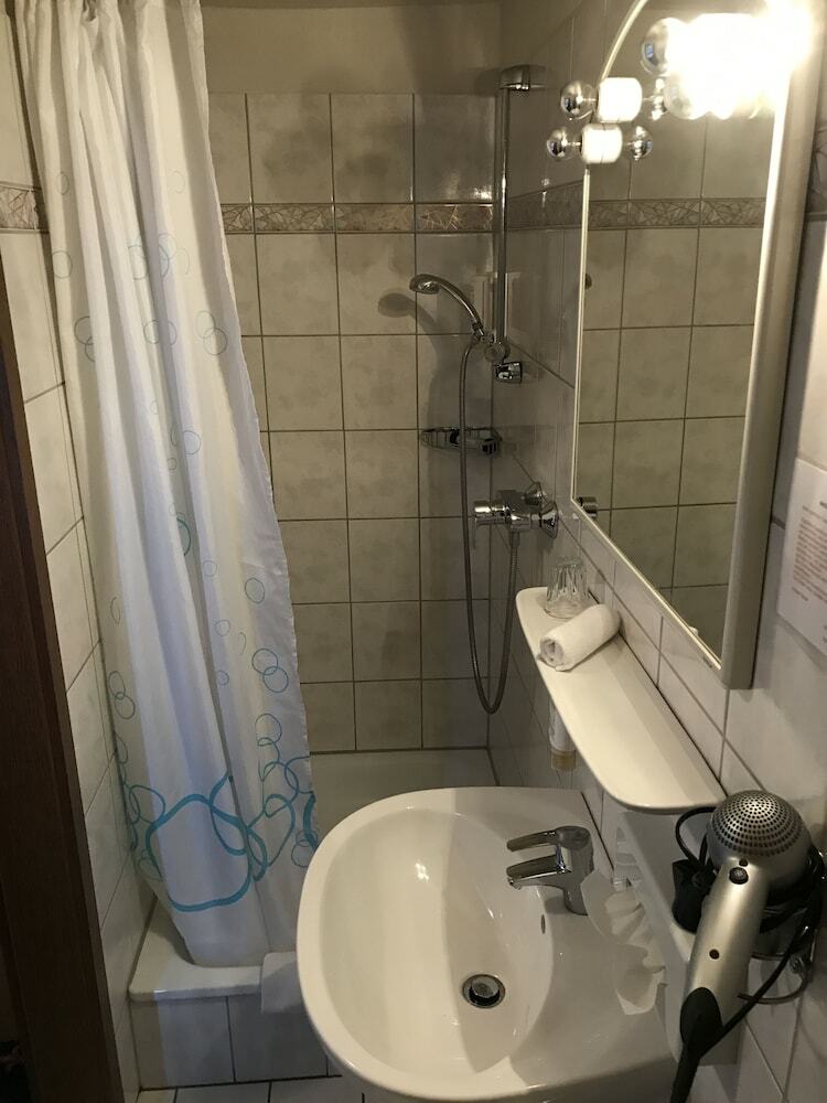 Hotel Zwei Linden - Links Der Elbe