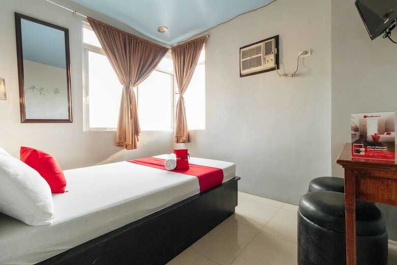 Hotel Reddoorz Plus @ Tayuman Manila