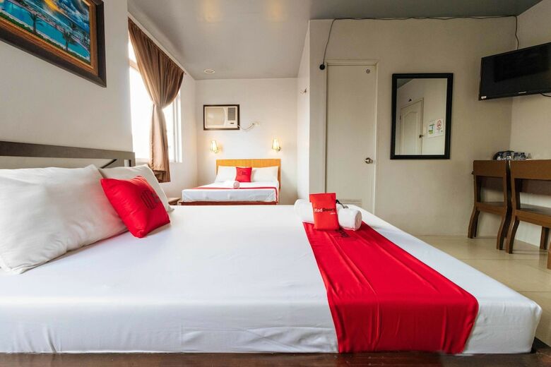 Hotel Reddoorz Plus @ Tayuman Manila