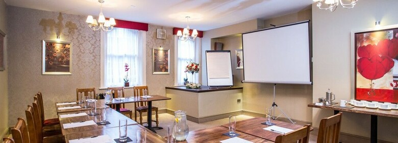 Duke Of Edinburgh Hotel